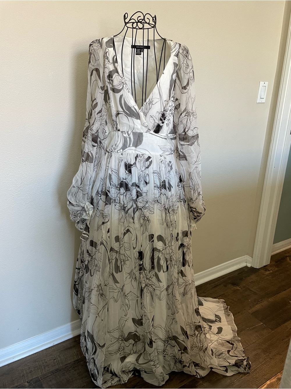 Zara Basic Floral Maxi Dress | Romantic Boho Long Sleeve Flowing Dress